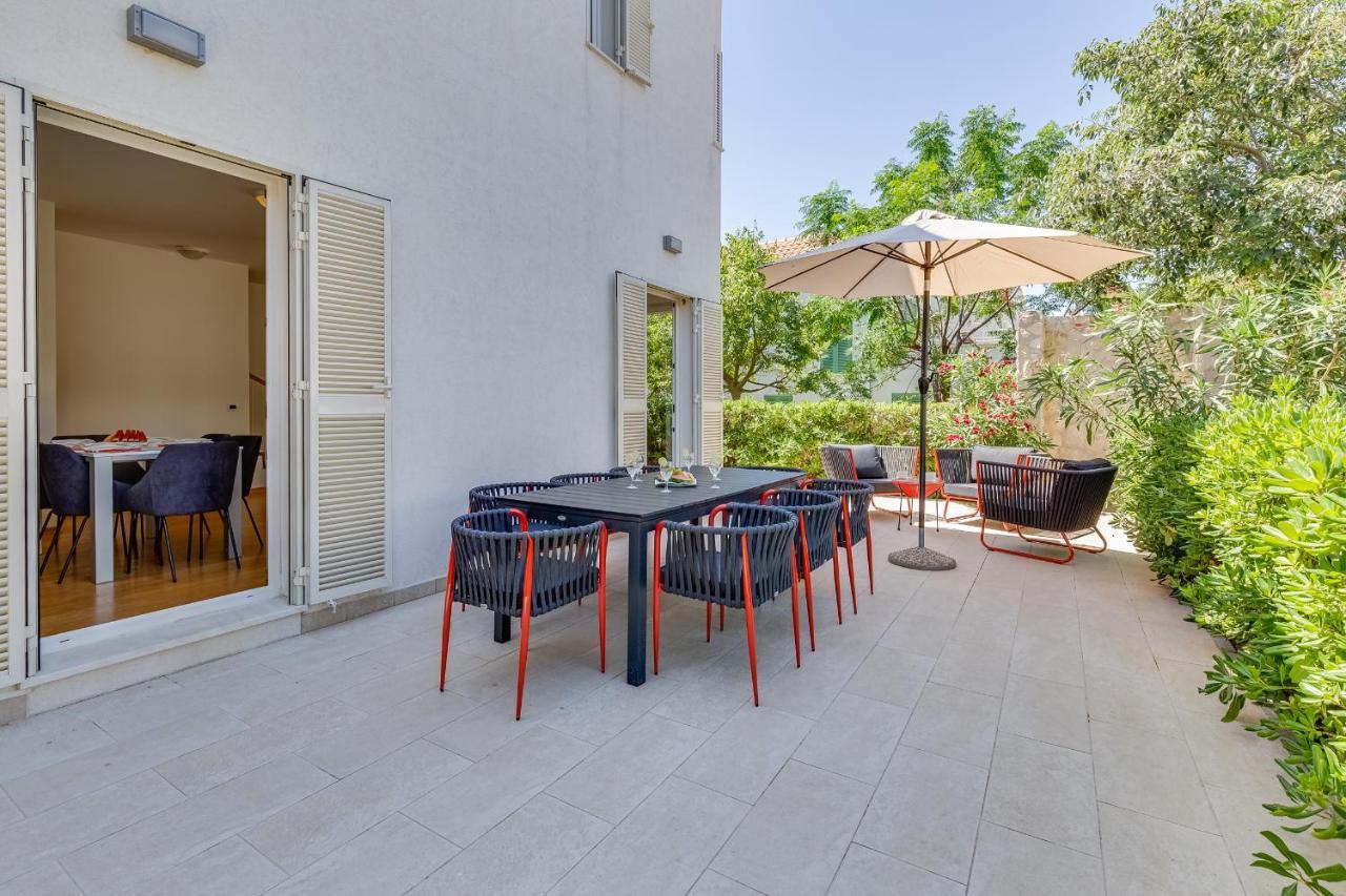 Luxury Two-Floor Apartment In Petrcane With Garden And Pool Exterior photo